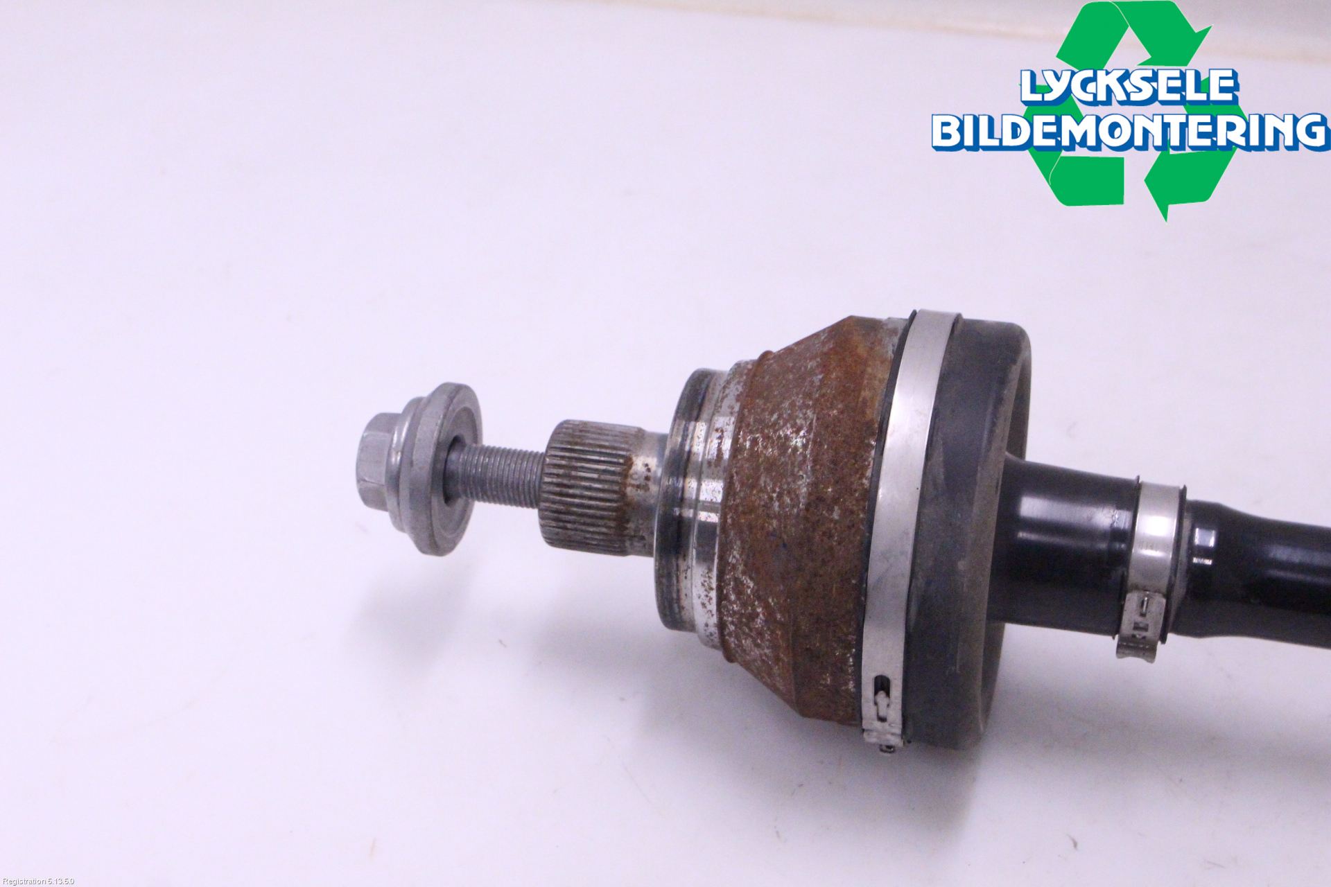 Volkswagen VW ID.5 22- Drivaxel Bak Höger