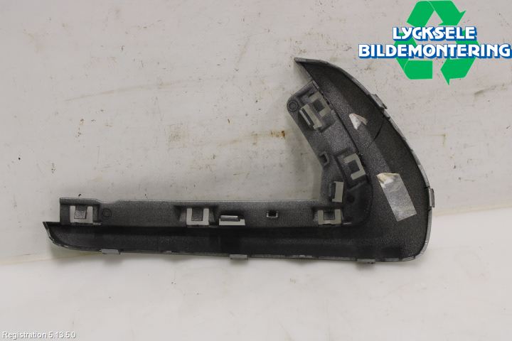 Volvo XC70 14-16 Dimljussarg Fram