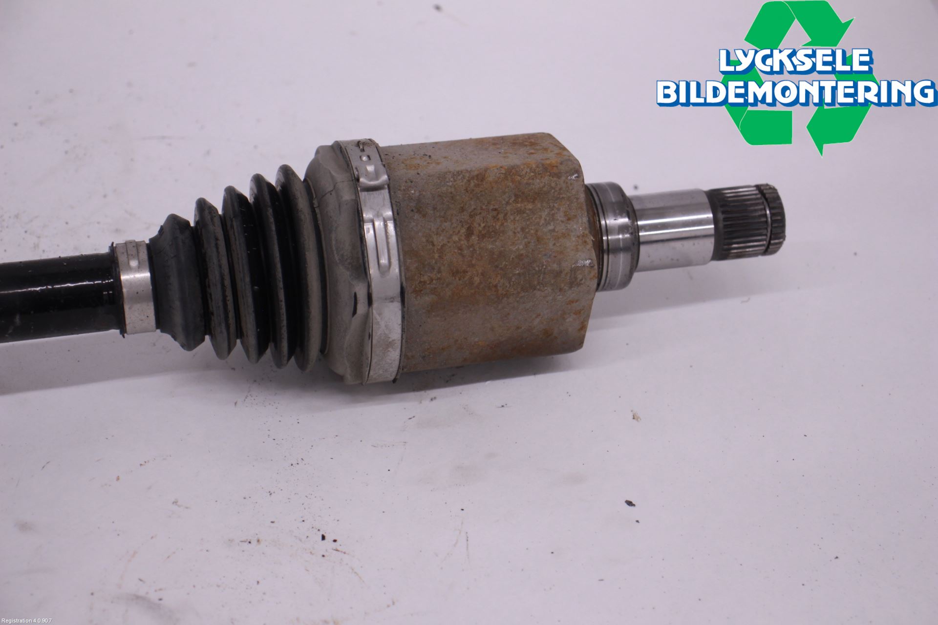 Volkswagen VW ID.4 21- Drivaxel Fram Höger