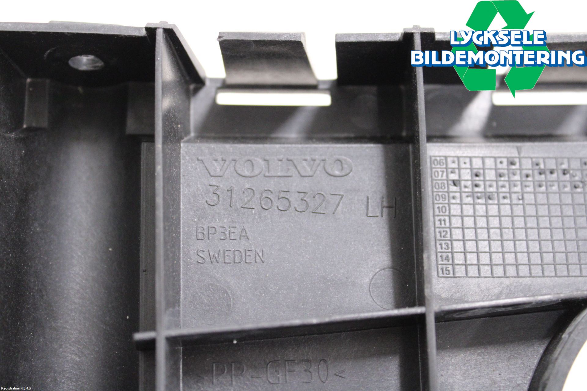 Volvo V70 08-13 Stötfångarfäste Bak Vä