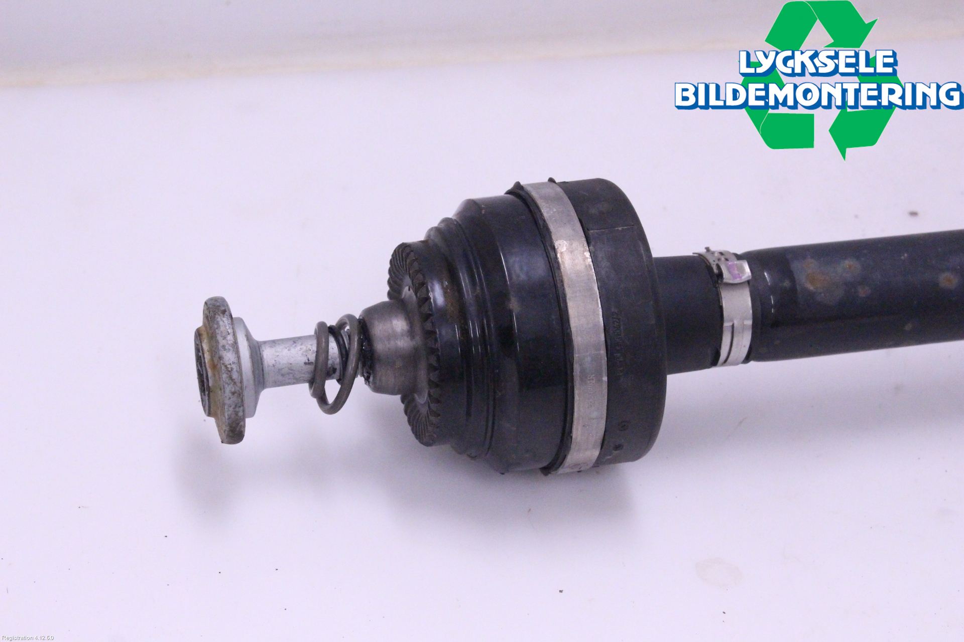 BMW 5 G30/G31/F90 17-23 Drivaxel Bak Höger