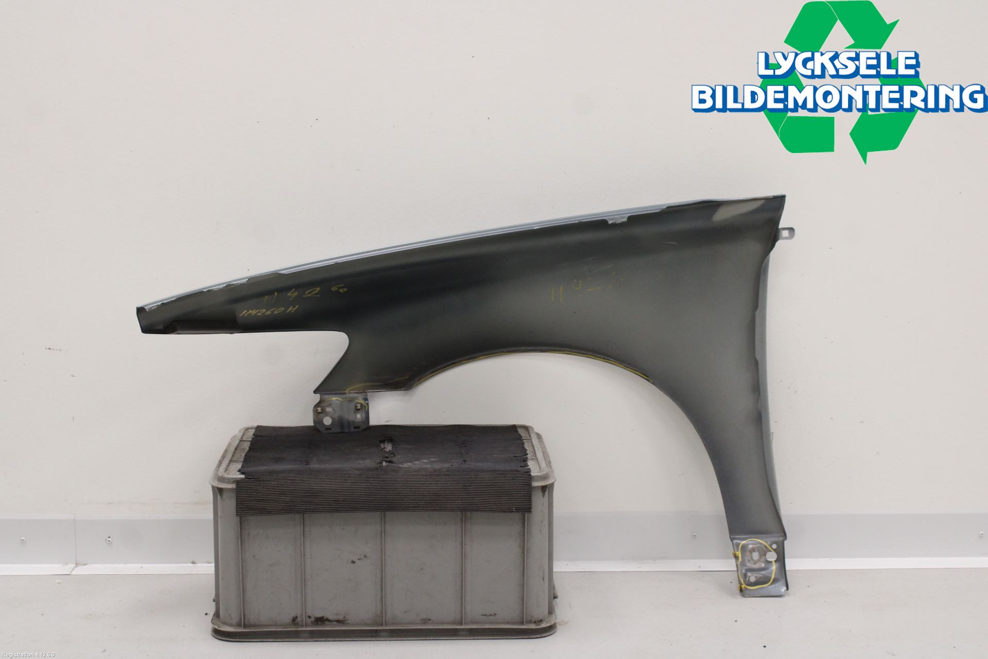 Volvo S40 04-07 Skärm Fram Höger