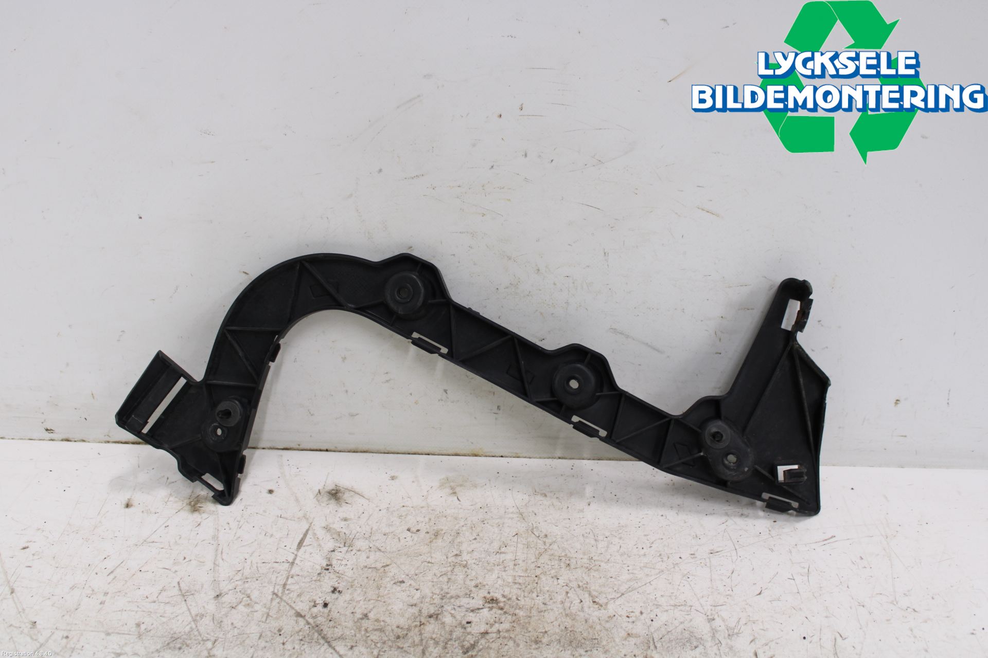 Ford FOCUS 15-18 Stötfångarfäste Bak Hö