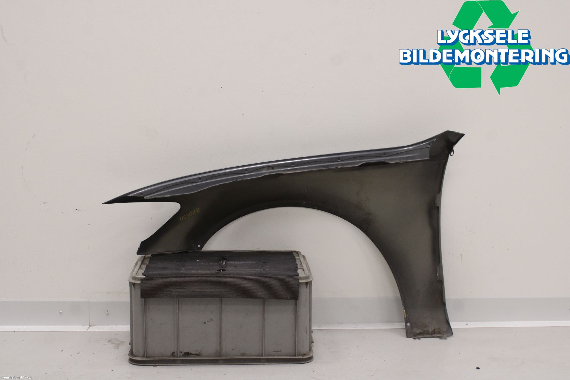 Audi A6 ALLROAD 12-18 Skärm Fram Höger