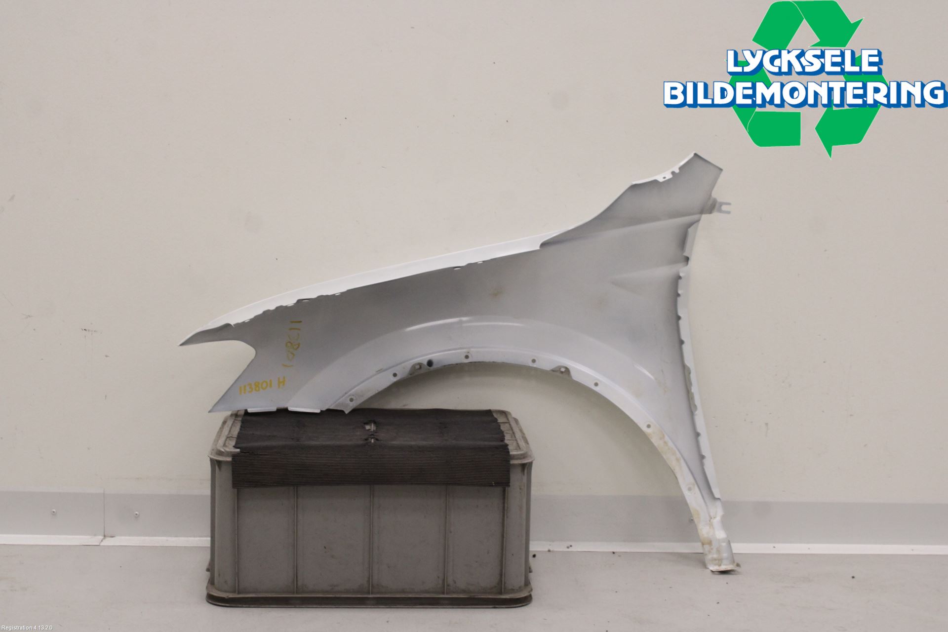 Volkswagen VW TIGUAN 16-24 Skärm Fram Höger
