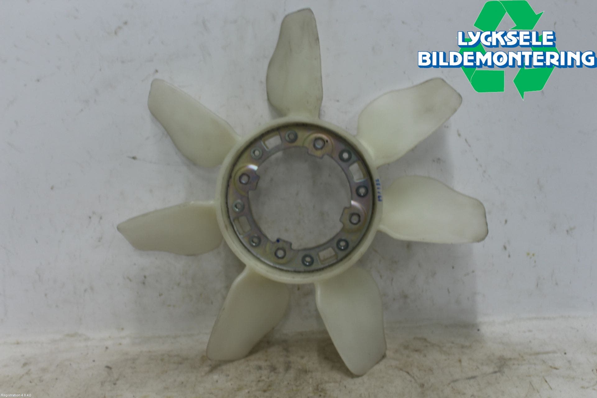 Toyota HILUX 16- Kylfläkt-Vinge