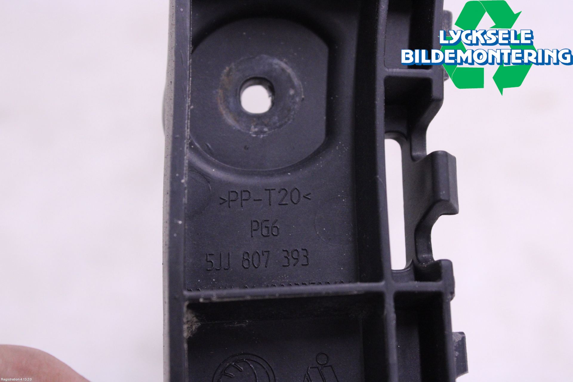 Skoda RAPID Stötfångarfäste Bak Vä