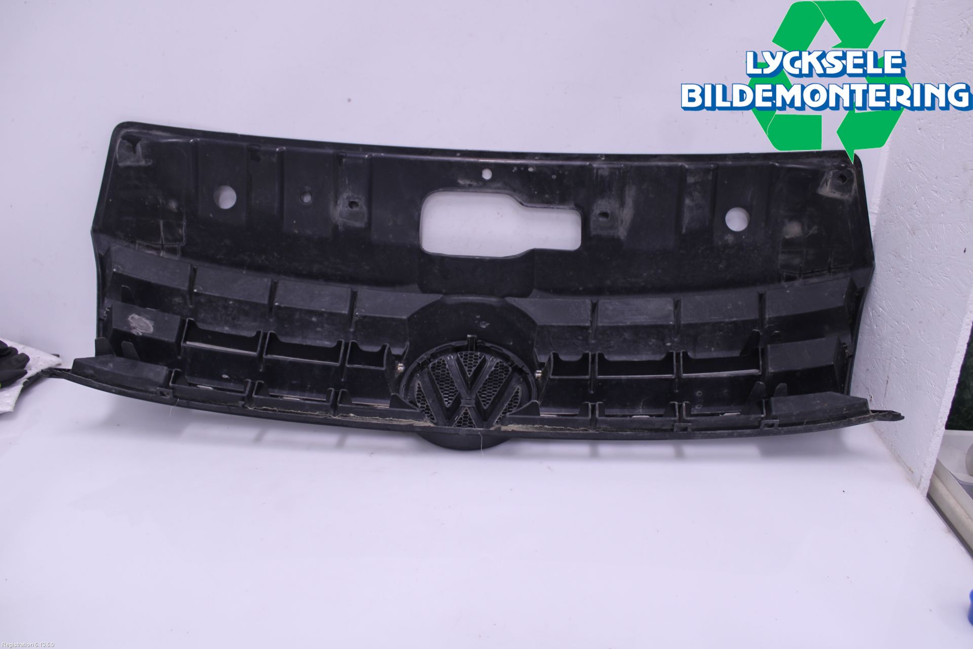 Volkswagen VW AMAROK 2H 10-22 Grill Komp