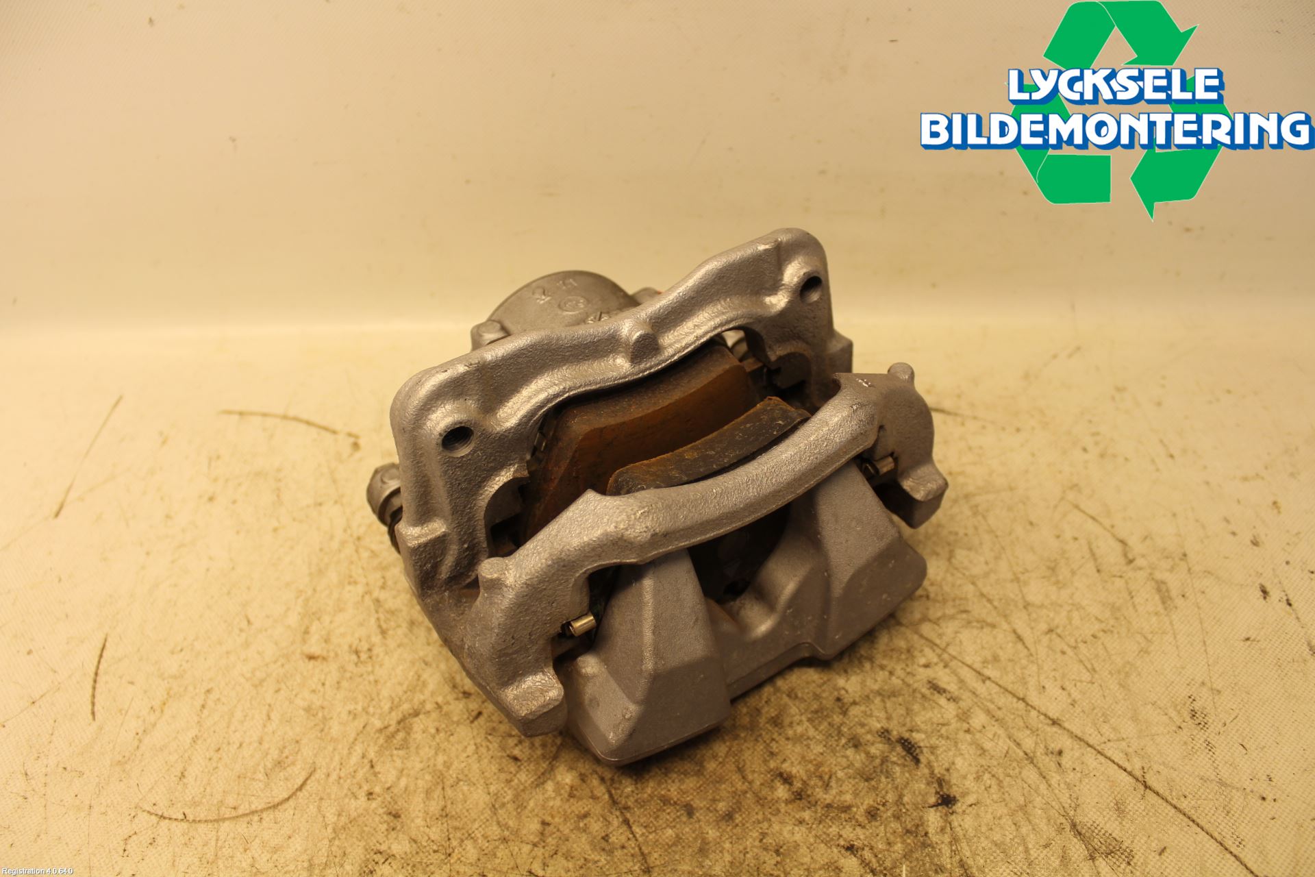BMW 5 G30/G31/F90 17-23 Bromsok Fram Vänster