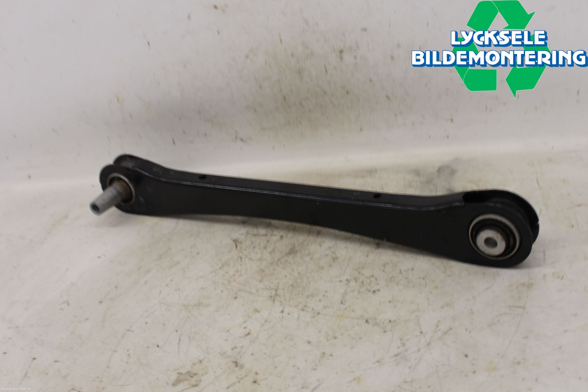 Ford MUSTANG Mach-E 21- Bärarm Bak Höger