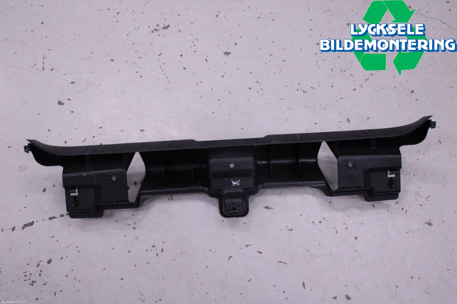 Peugeot 308 08-13 Stötfångardel Bak Mitt