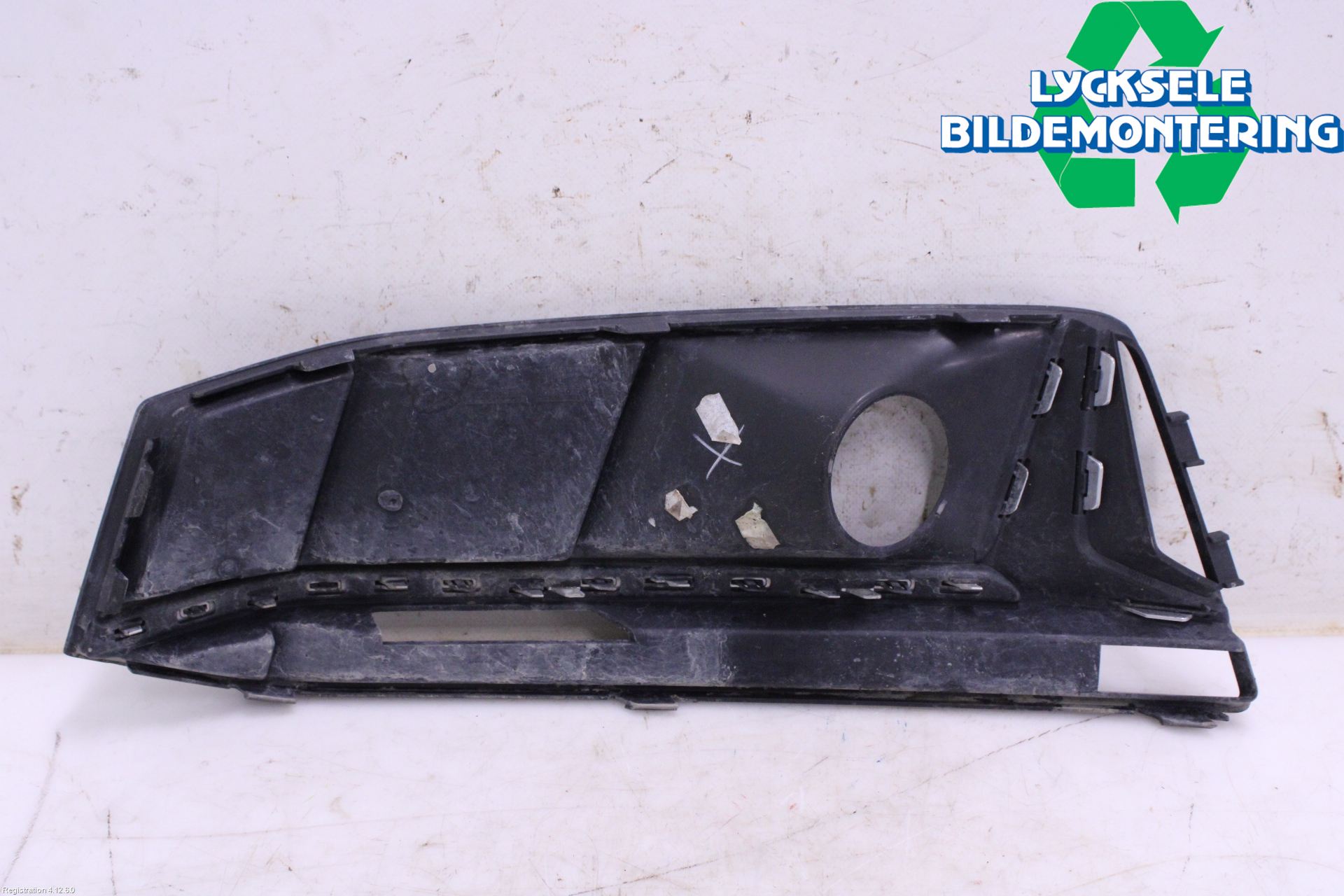 Audi A4/S4 B9 20- Dimljussarg Fram