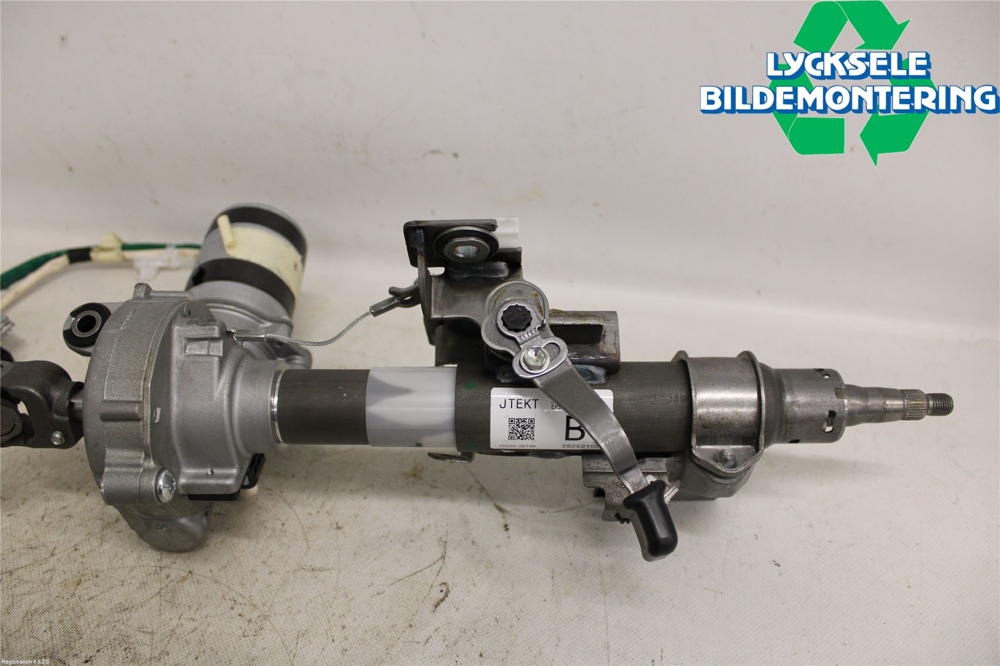 Toyota YARIS XP130 12-14 Rattaxelagg Med Inb Servo