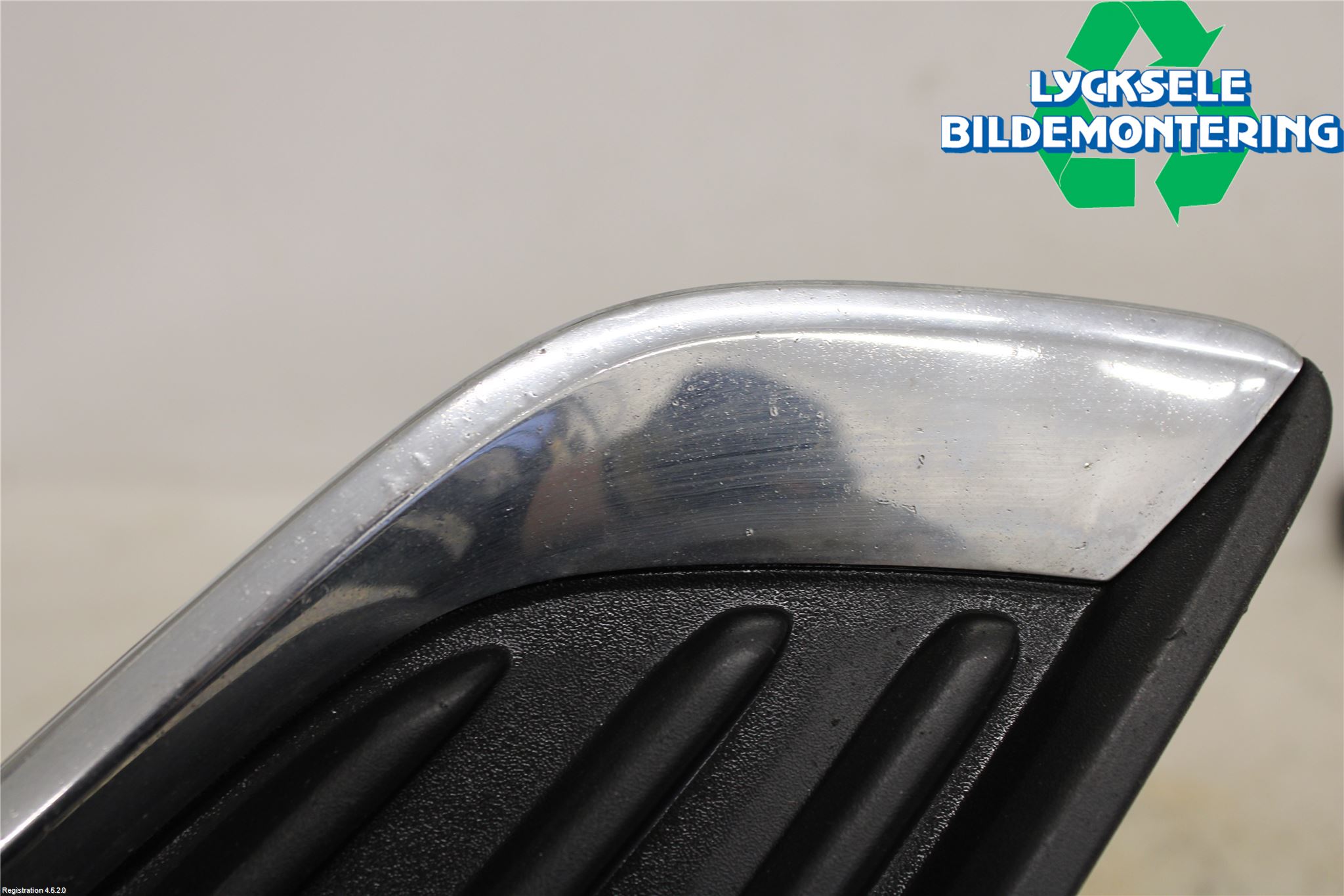 Ford FOCUS 15-18 Dimljussarg Fram