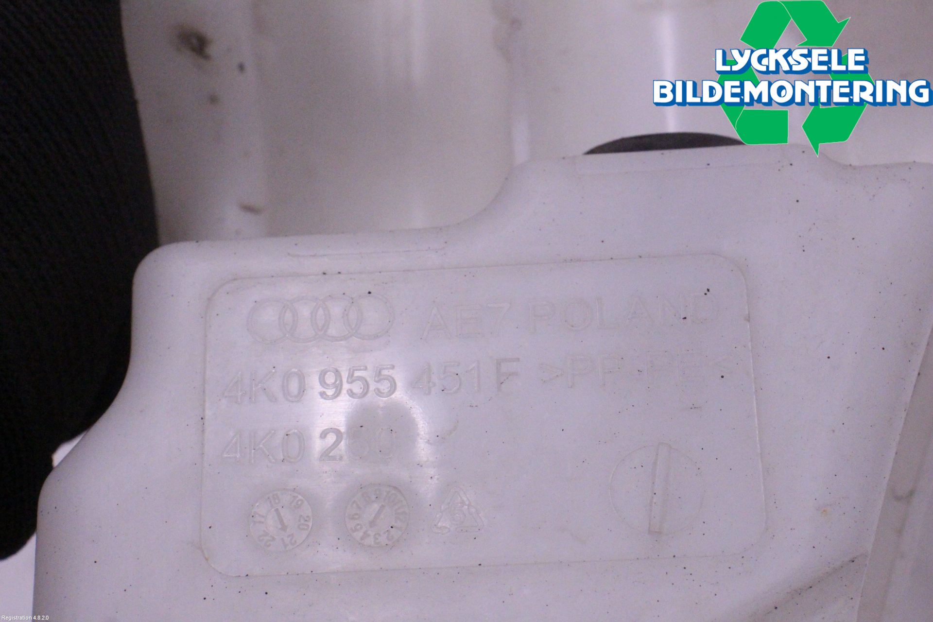 Audi A6 F2/C8 19- Spolartank Vindruta-Strål