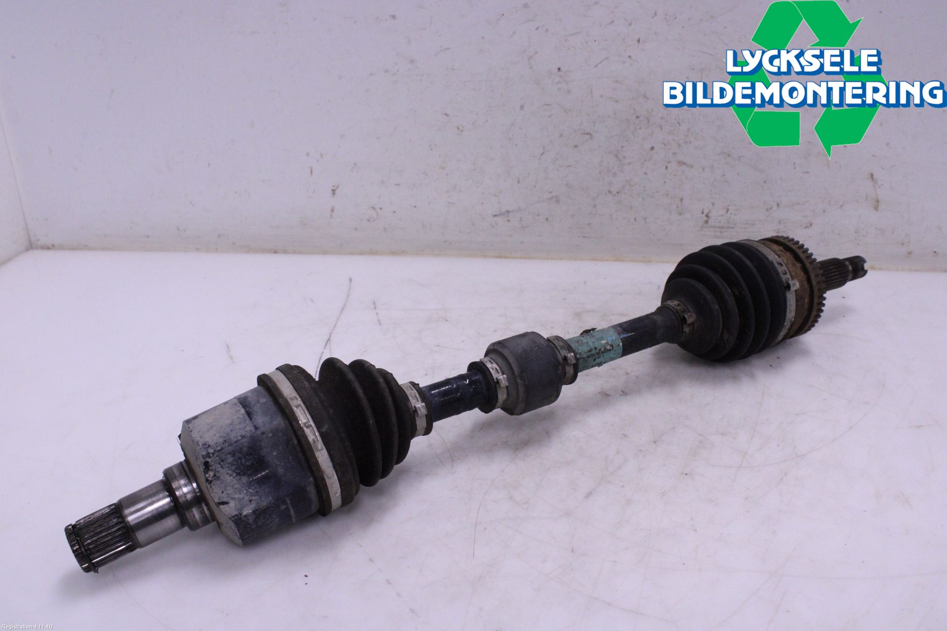 Hyundai i40 08-15 Drivaxel Fram Vänster
