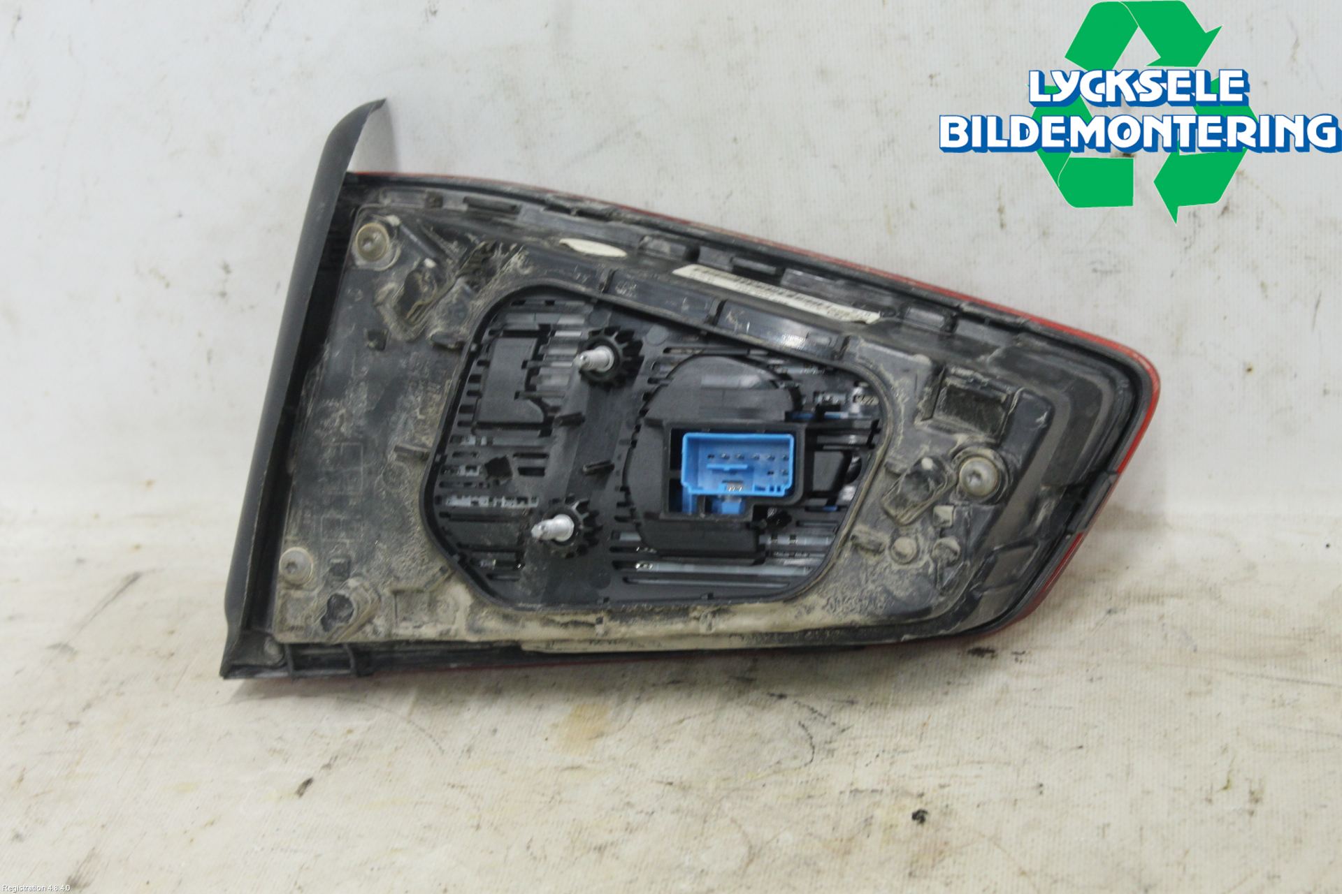 Volkswagen VW PASSAT 15-19 Bakljus Lucka Vä