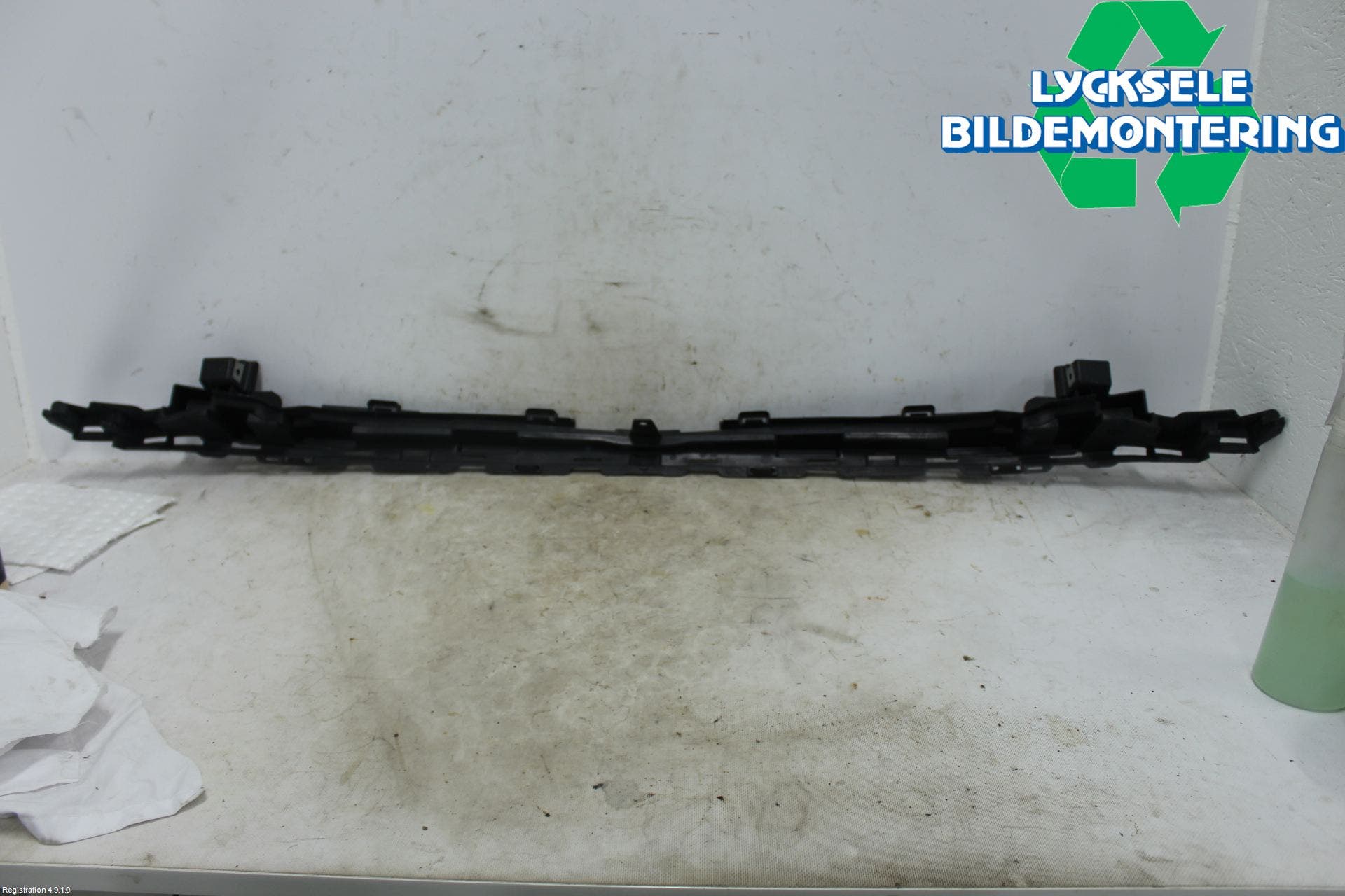 Mercedes-Benz MB C-KLASS (W205) 14-21 Stöt Utfyllnad-List-Grill