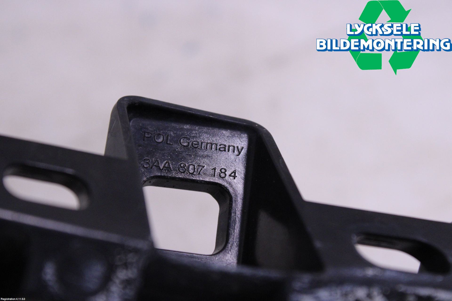 Volkswagen VW PASSAT 11-14 Stötfångarfäste Fram Hö