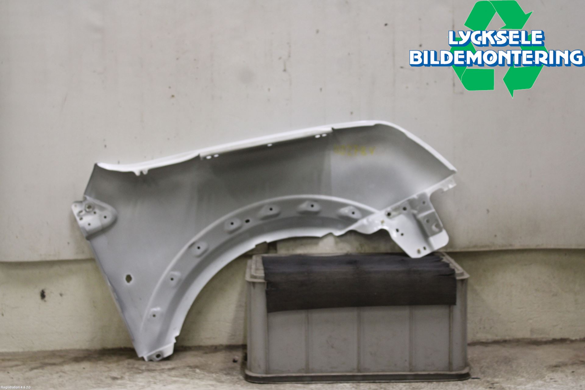 Ford TRANSIT CONNECT 09-13 Skärm Fram Vänster