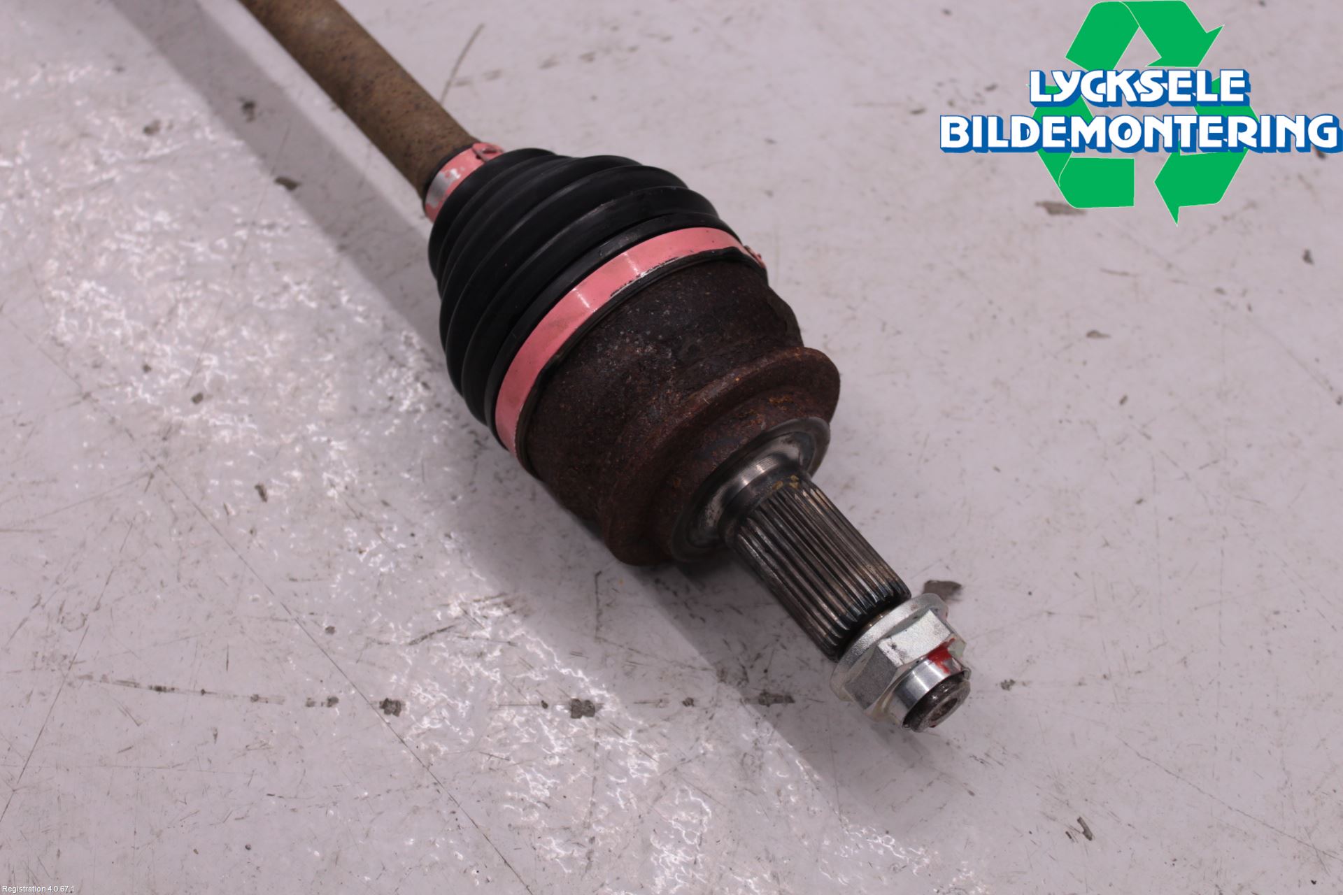 Suzuki GRAND VITARA II 06-14 Drivaxel Fram Vänster