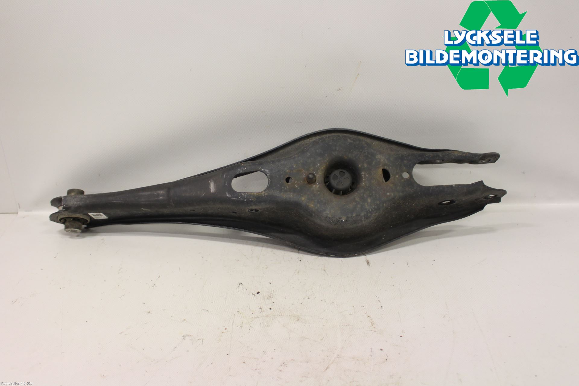 Volkswagen VW PASSAT 15-19 Bärarm Bak Vänster