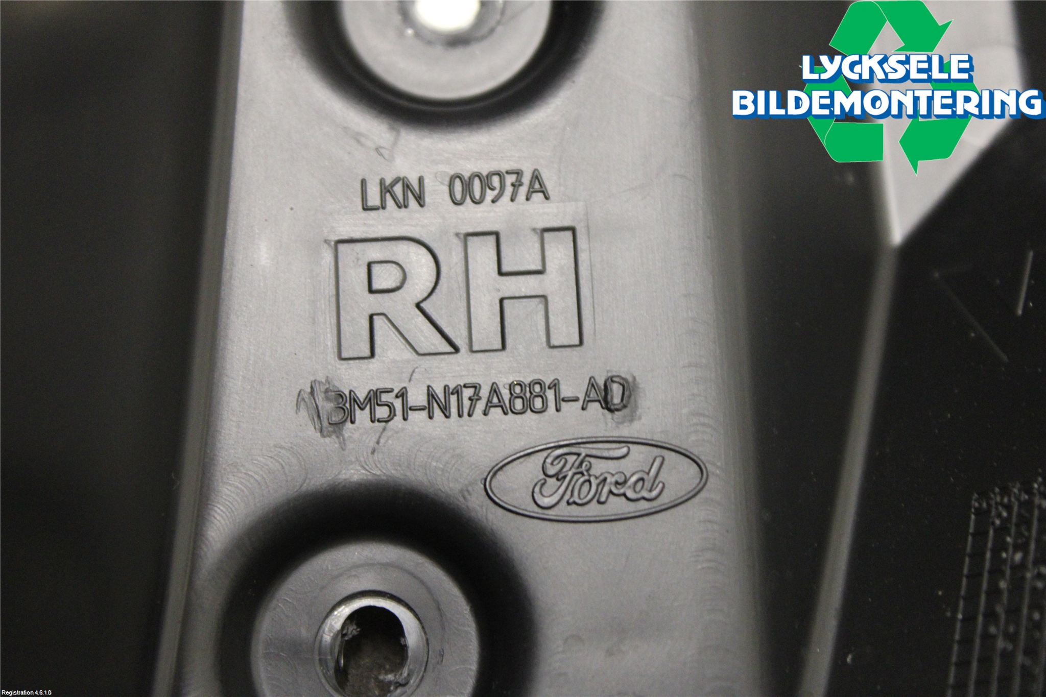 Ford FOCUS 15-18 Stötfångarfäste Bak Hö