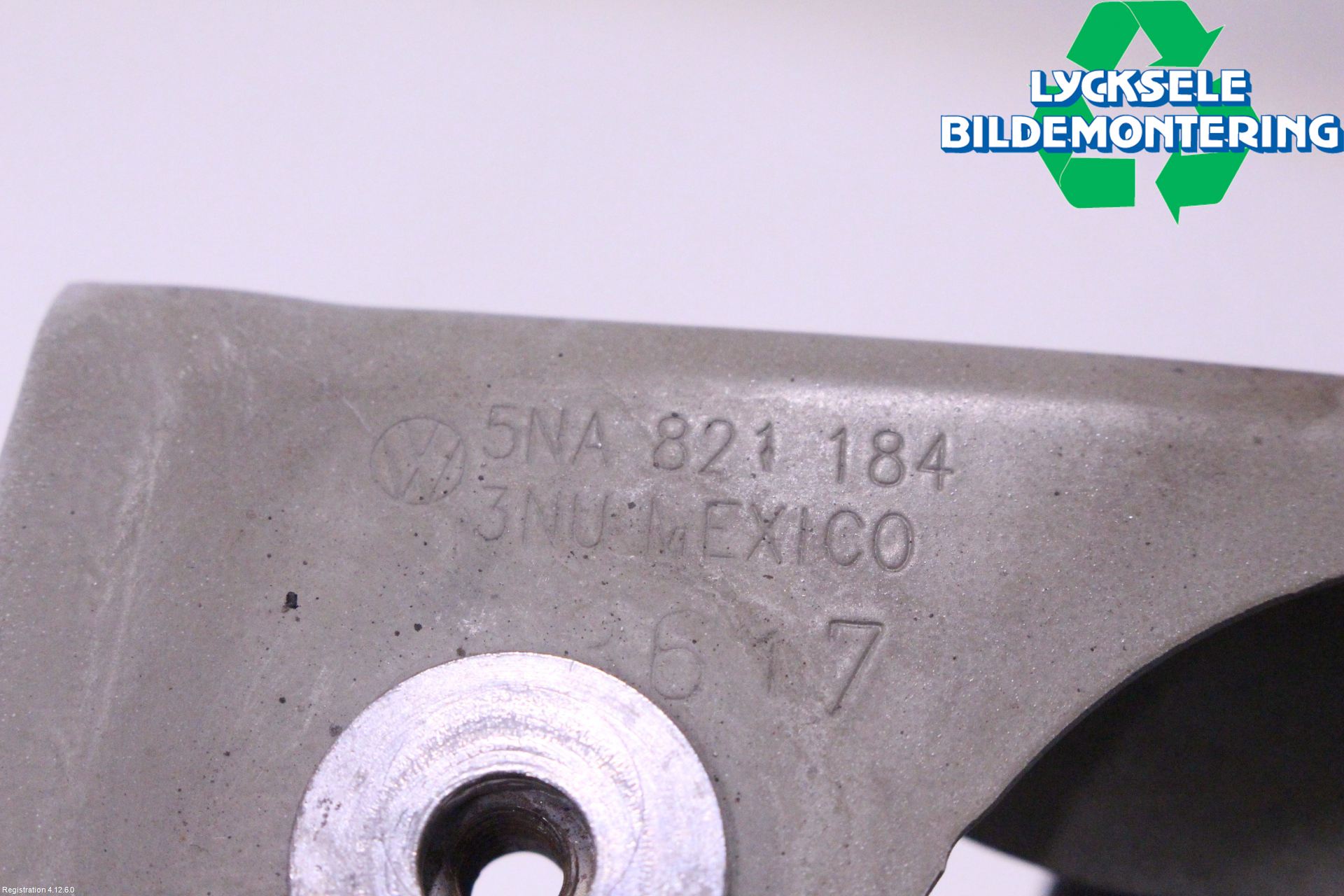 Volkswagen VW TIGUAN 16-24 Skärmfäste Fram Hö