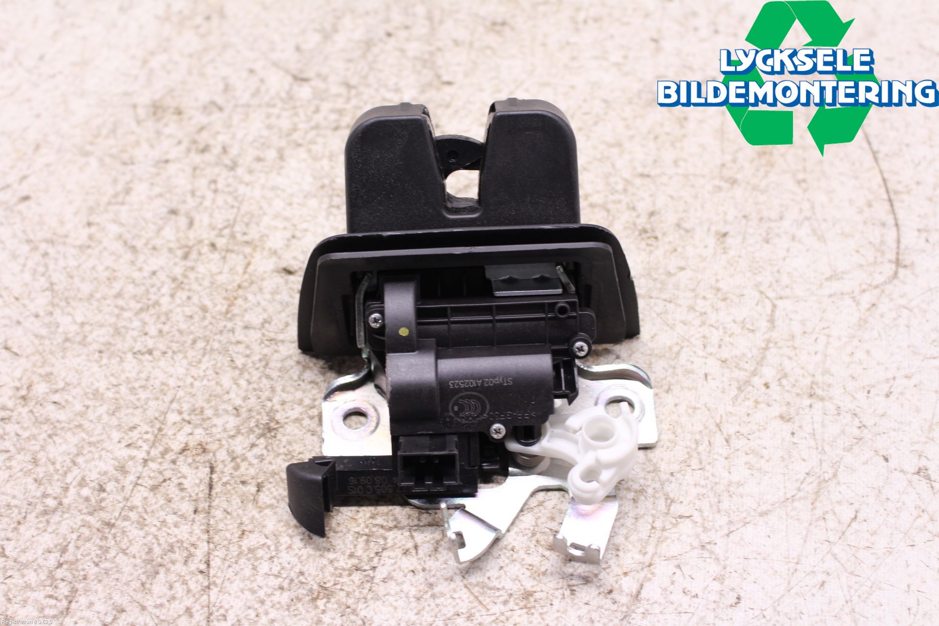 Audi A4/S4 B9 16-19 Låskista Baklucka