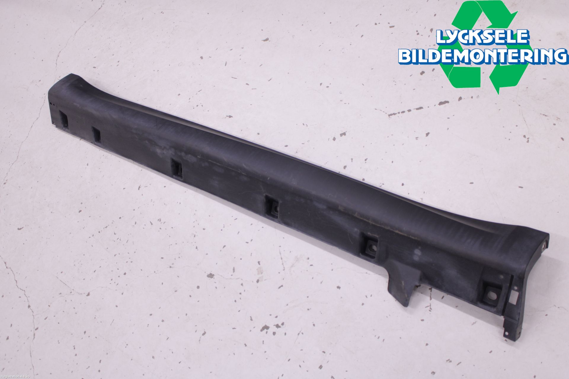 Suzuki VITARA 15- Sidokjol Vä