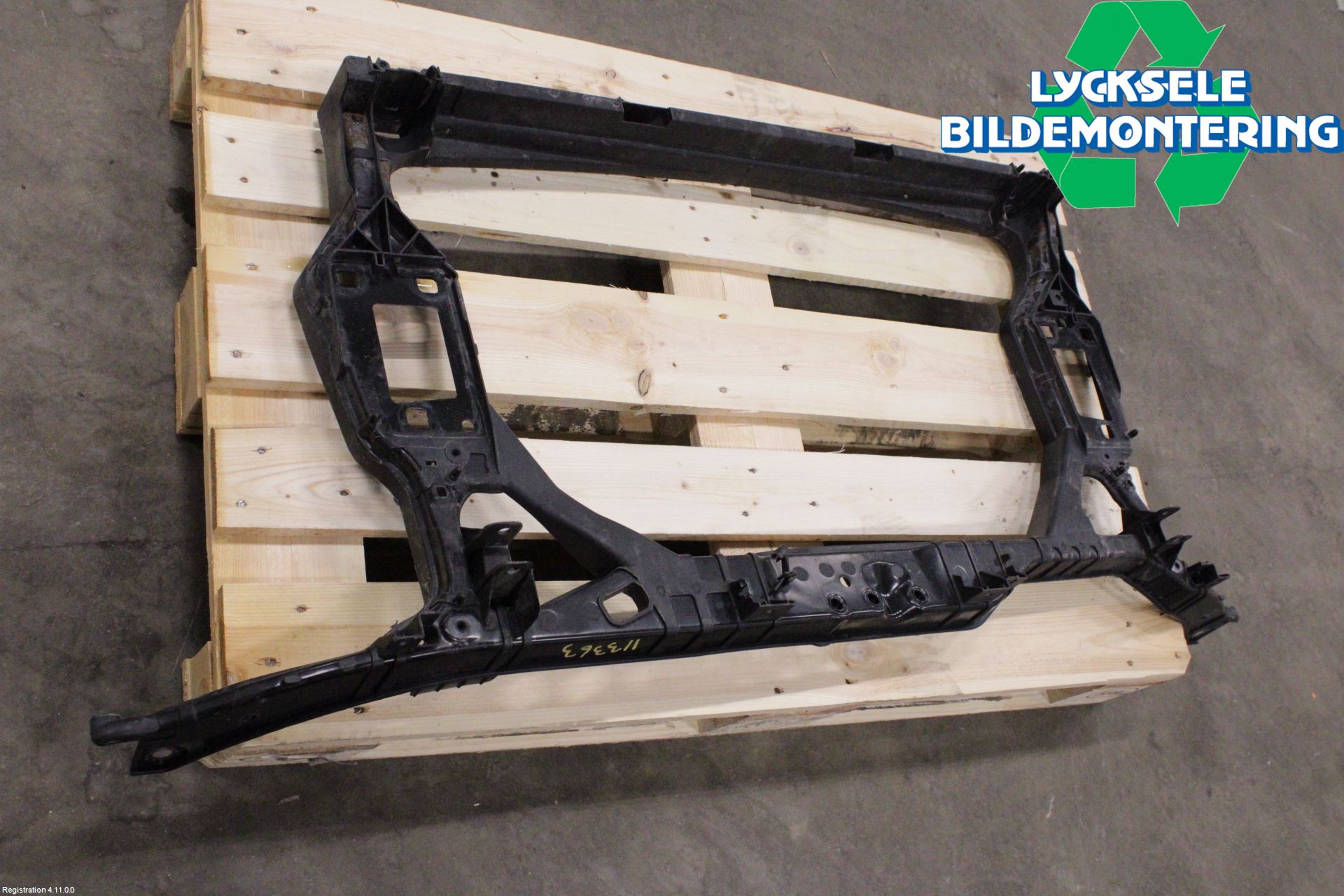 Audi A4 12-15 Frontplåt