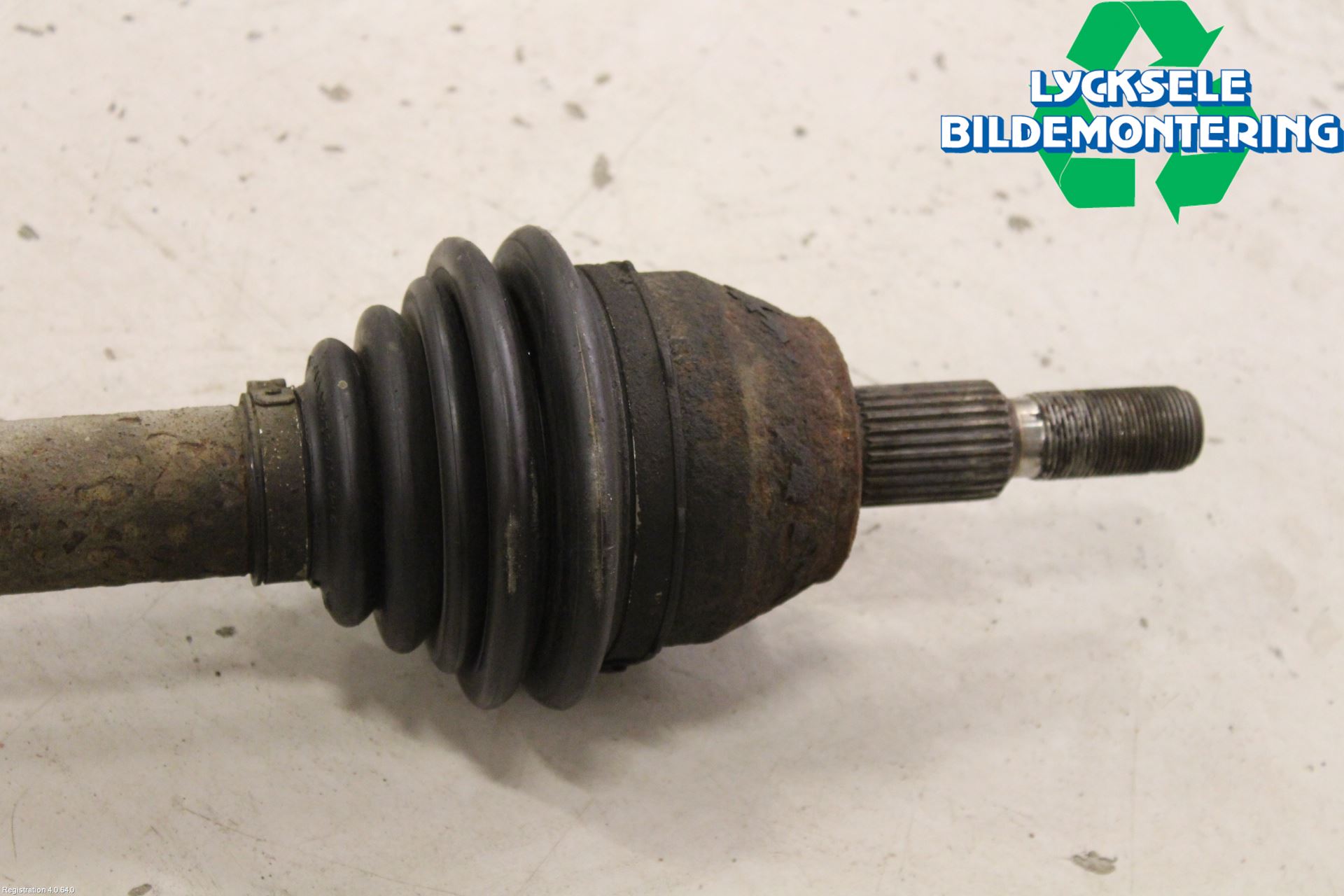 Ford FOCUS 11-14 Drivaxel Fram Höger