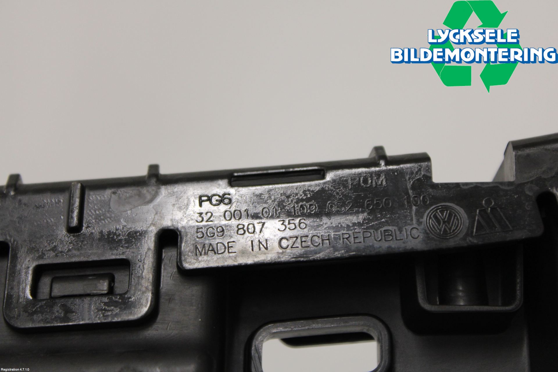 Volkswagen VW GOLF / E-GOLF VII 13-20 Stötfångarfäste Bak Hö