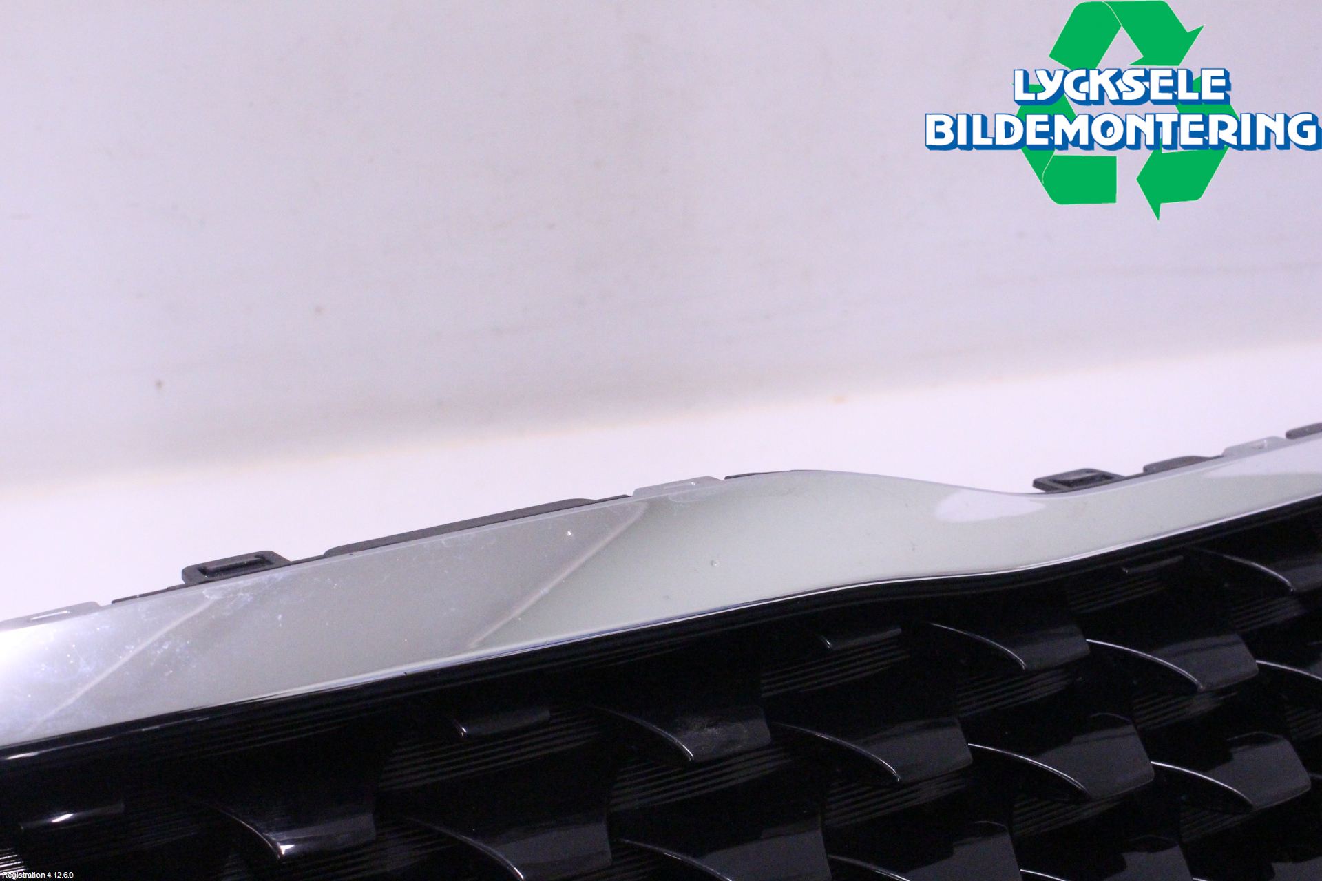 Kia VENGA 10-19 Grill Komp