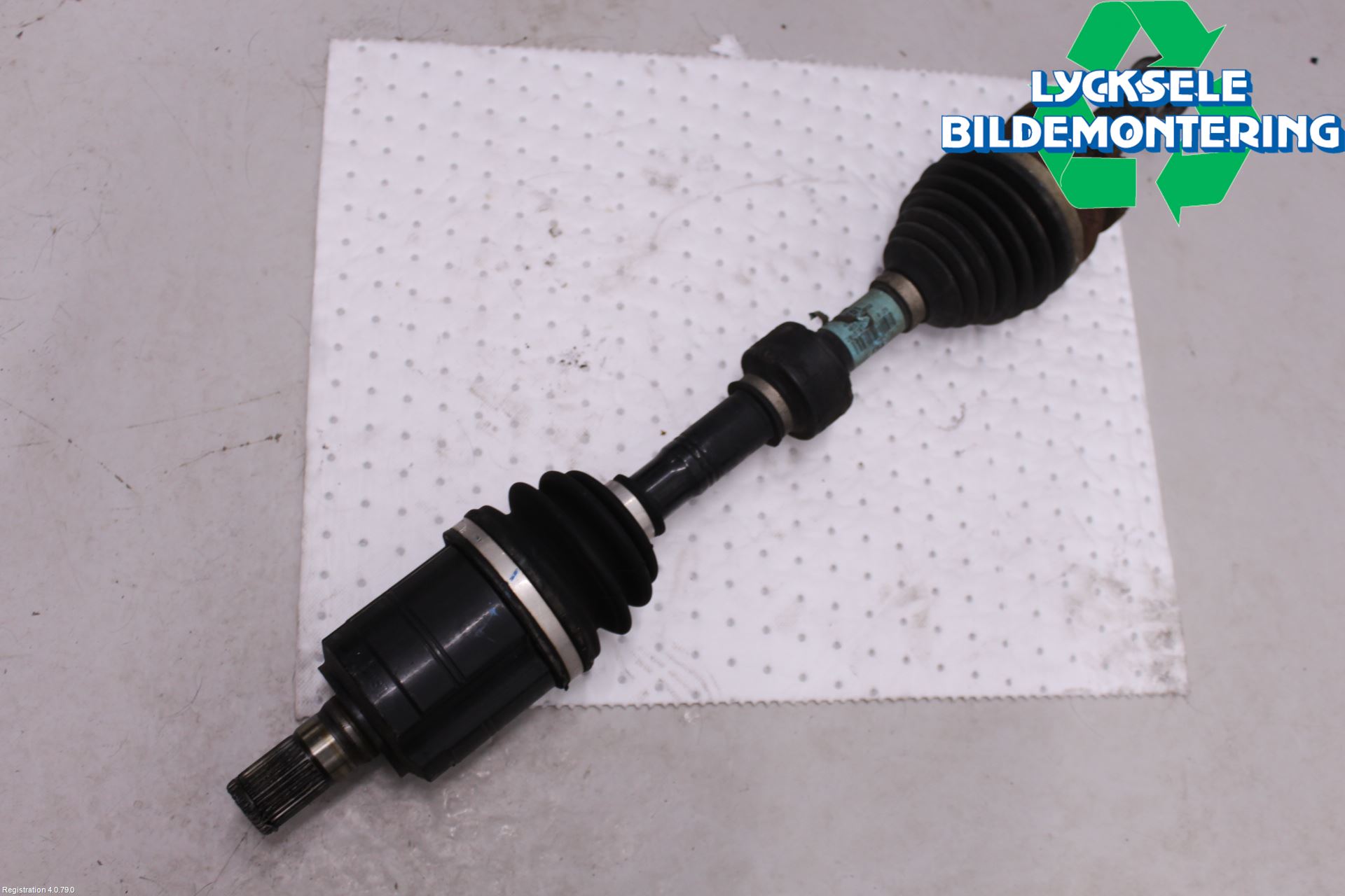 Hyundai SANTA FE 13-18 Drivaxel Fram Vänster