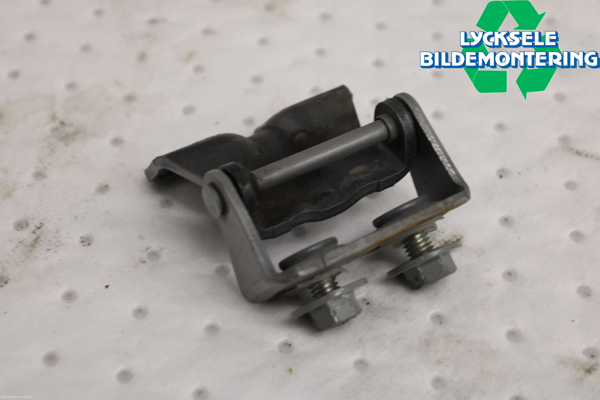 Subaru OUTBACK 10-15 Bakluckegångjärn Vä