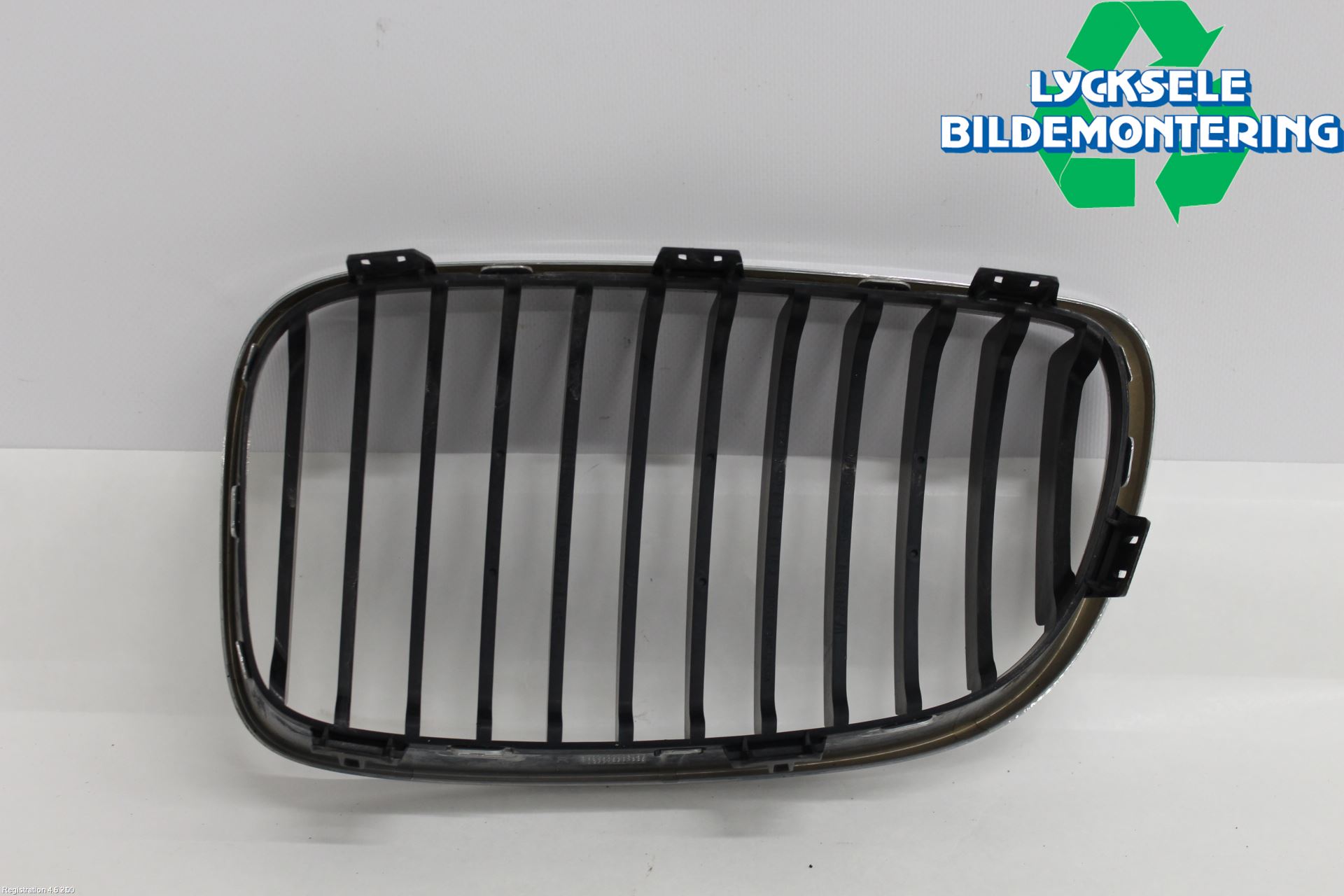 BMW 1 E87/81 5D/3D 03-11 Grilldel Höger