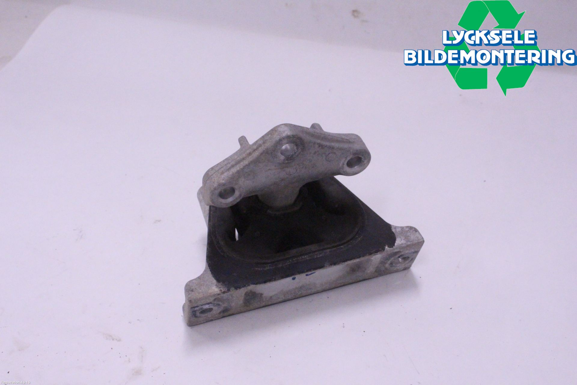 Suzuki SX4 S-CROSS 22- Motorfäste