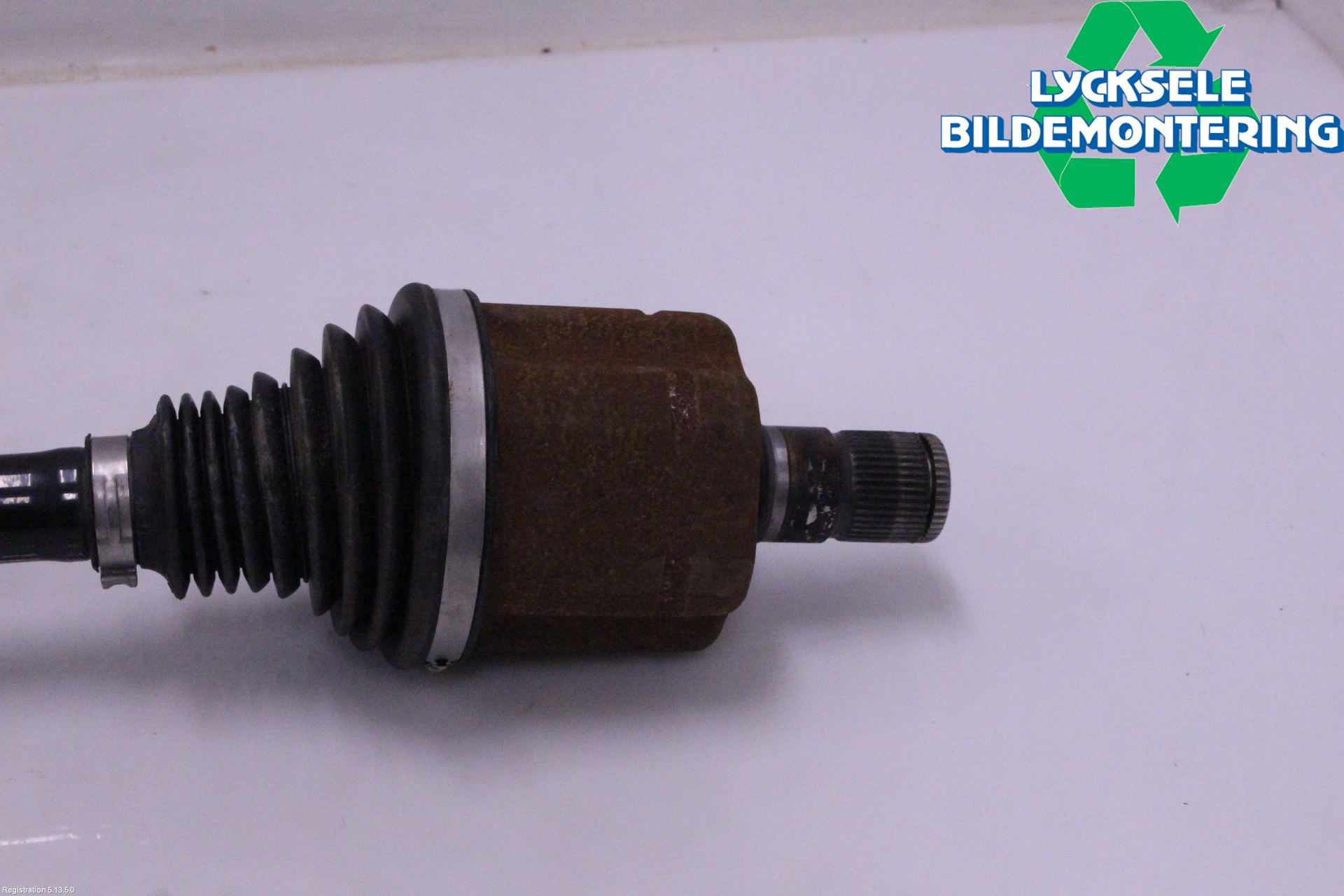 Volkswagen VW ID.5 22- Drivaxel Bak Höger