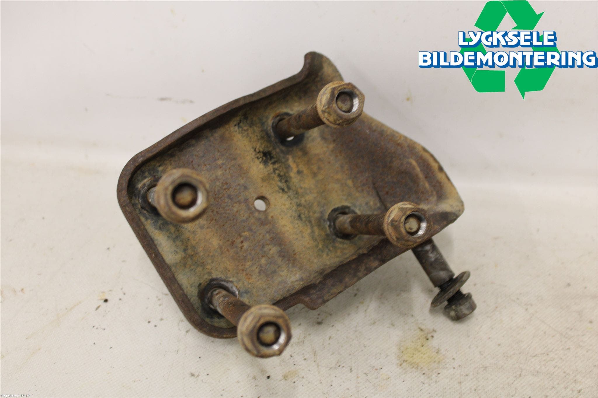 Isuzu D-MAX Bladfjäderhänke Bak