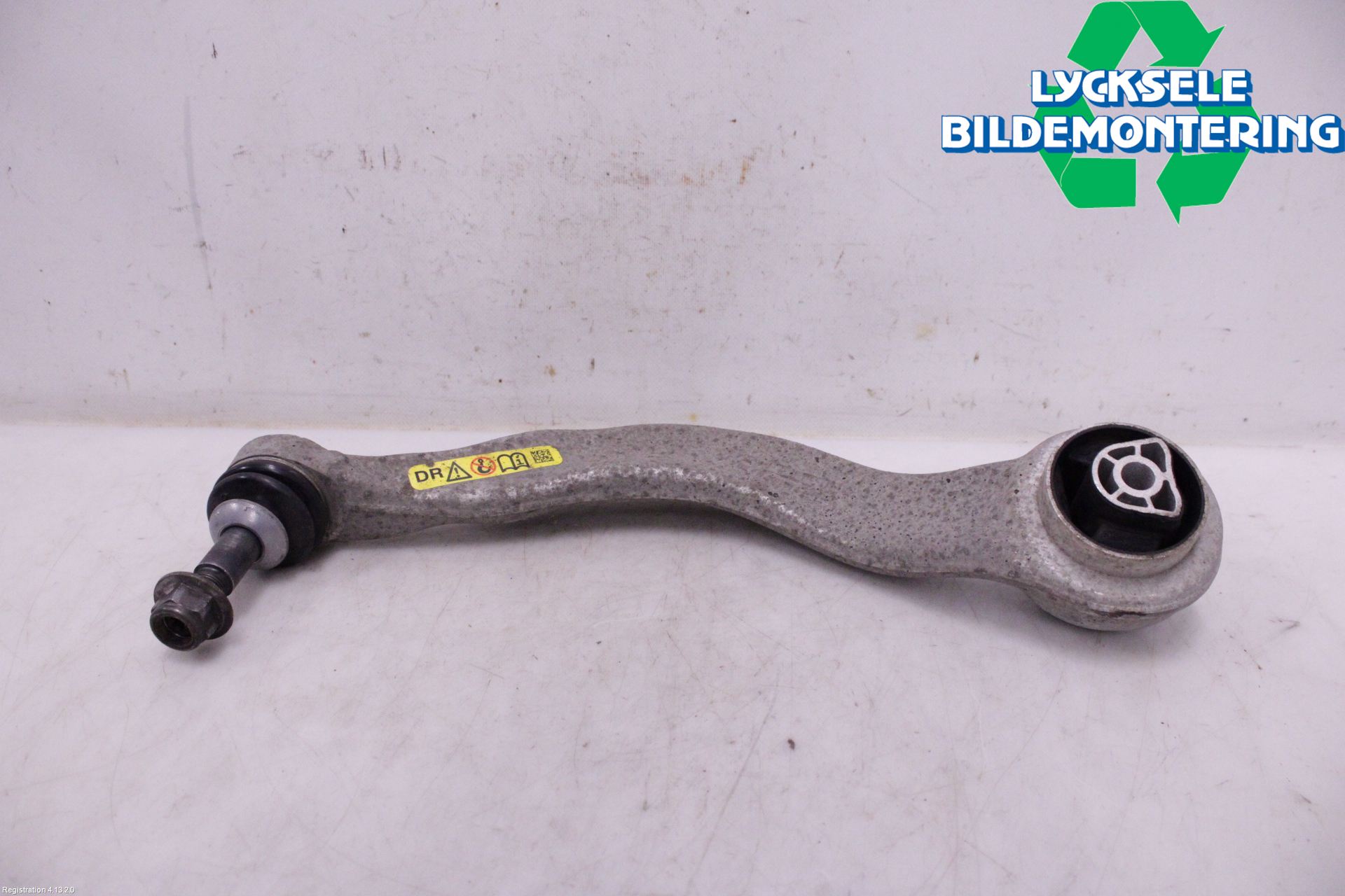 BMW 5 G30/G31/F90 17-23 Bärarm Fram Undre Hö