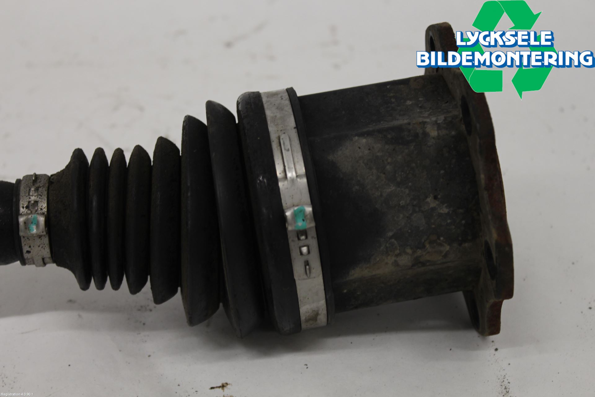 Volkswagen VW TOUAREG CR 18- Drivaxel Fram Höger