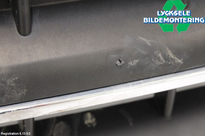 Volkswagen VW AMAROK 2H 10-22 Grill Komp