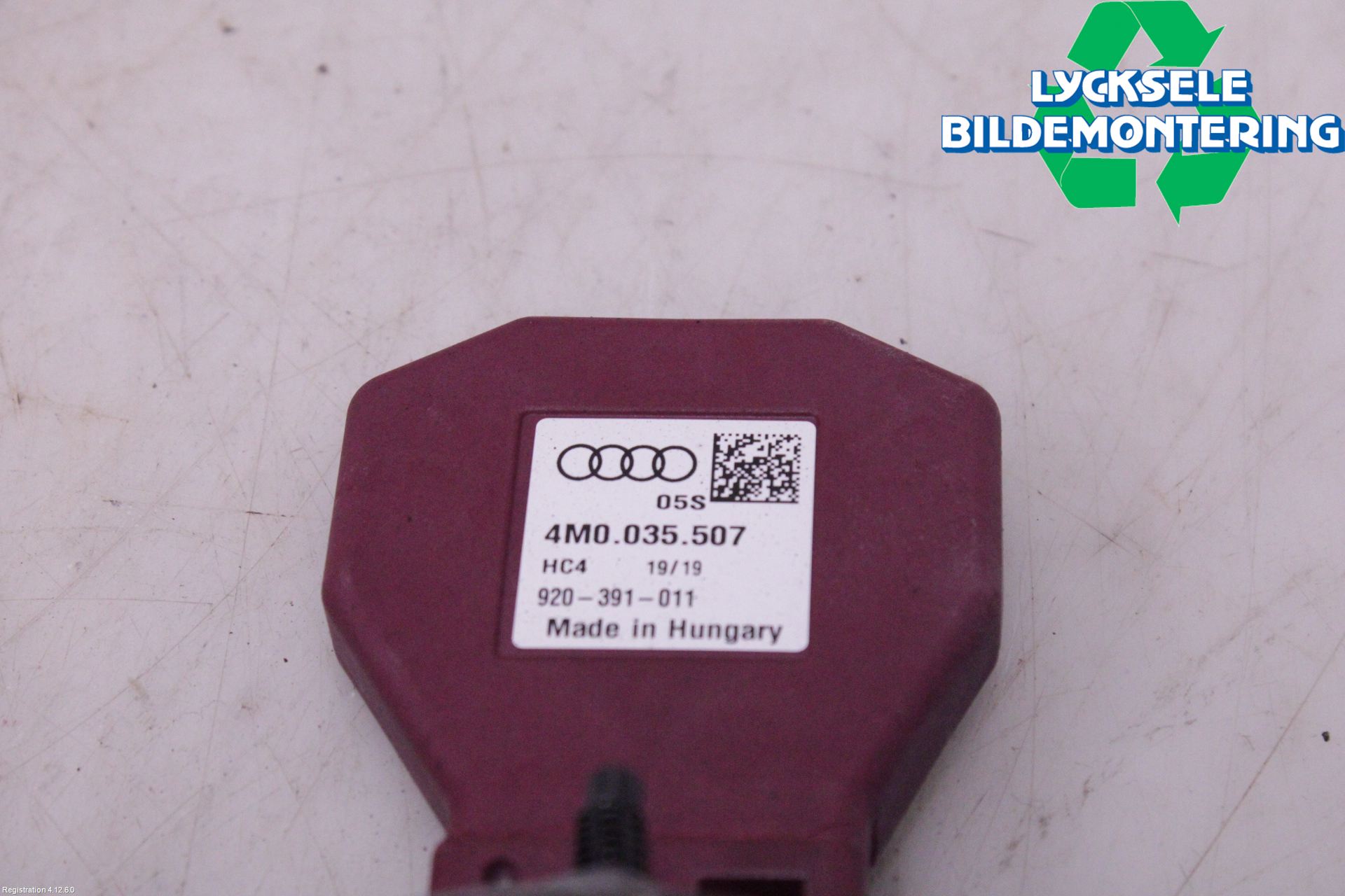 Audi A6 F2/C8 19- Antenn