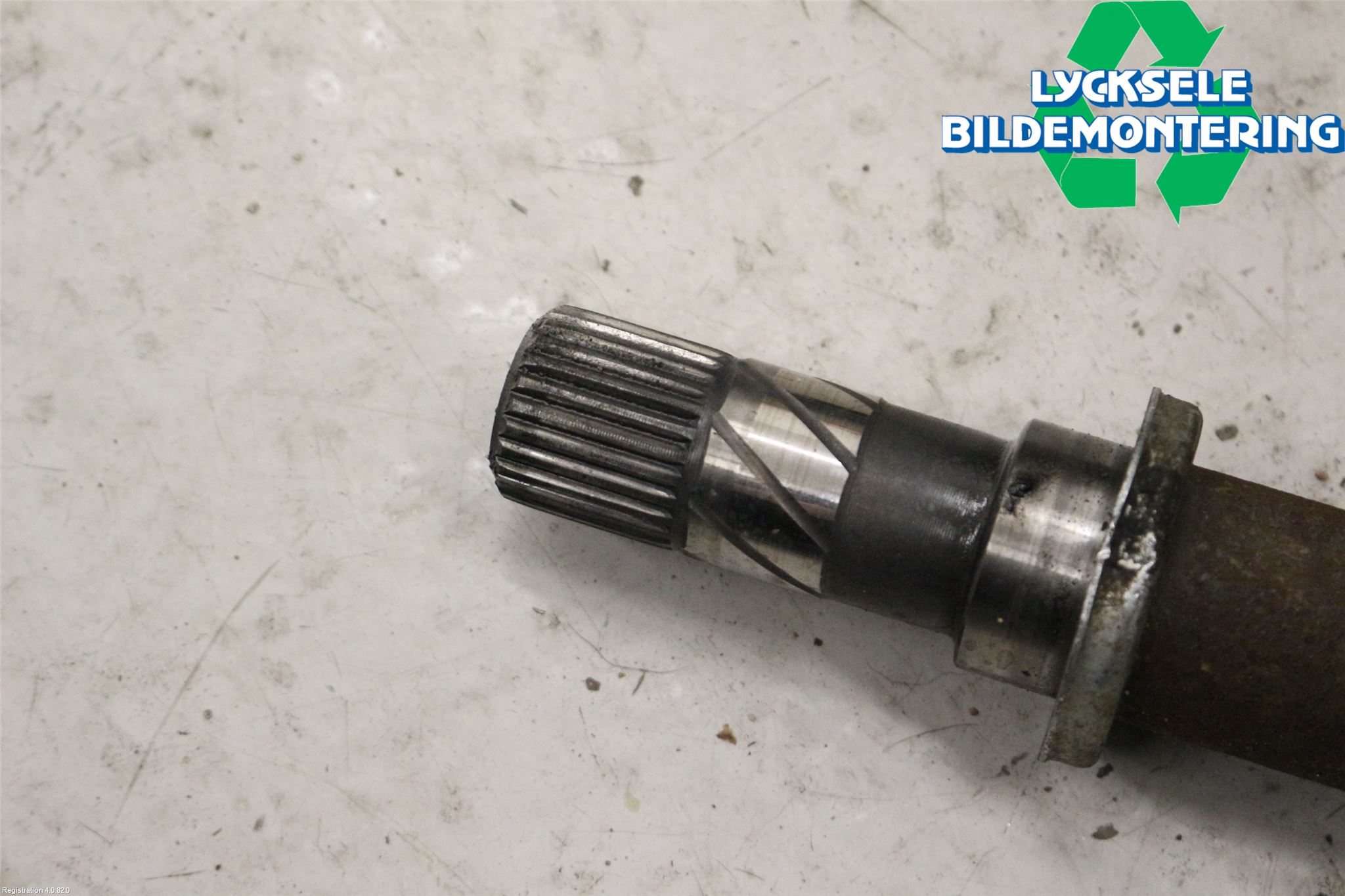 Nissan NV200/NV200 COMBI Drivaxel Fram Höger