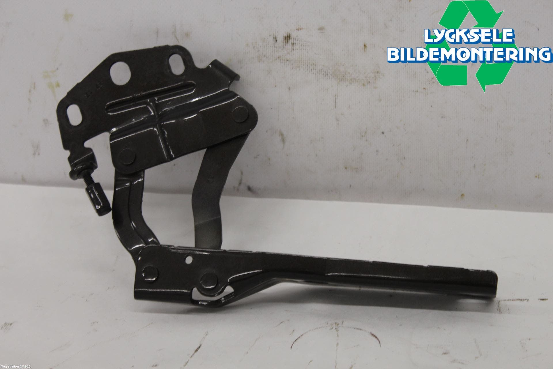 Volkswagen VW PASSAT 11-14 Huvgångjärn