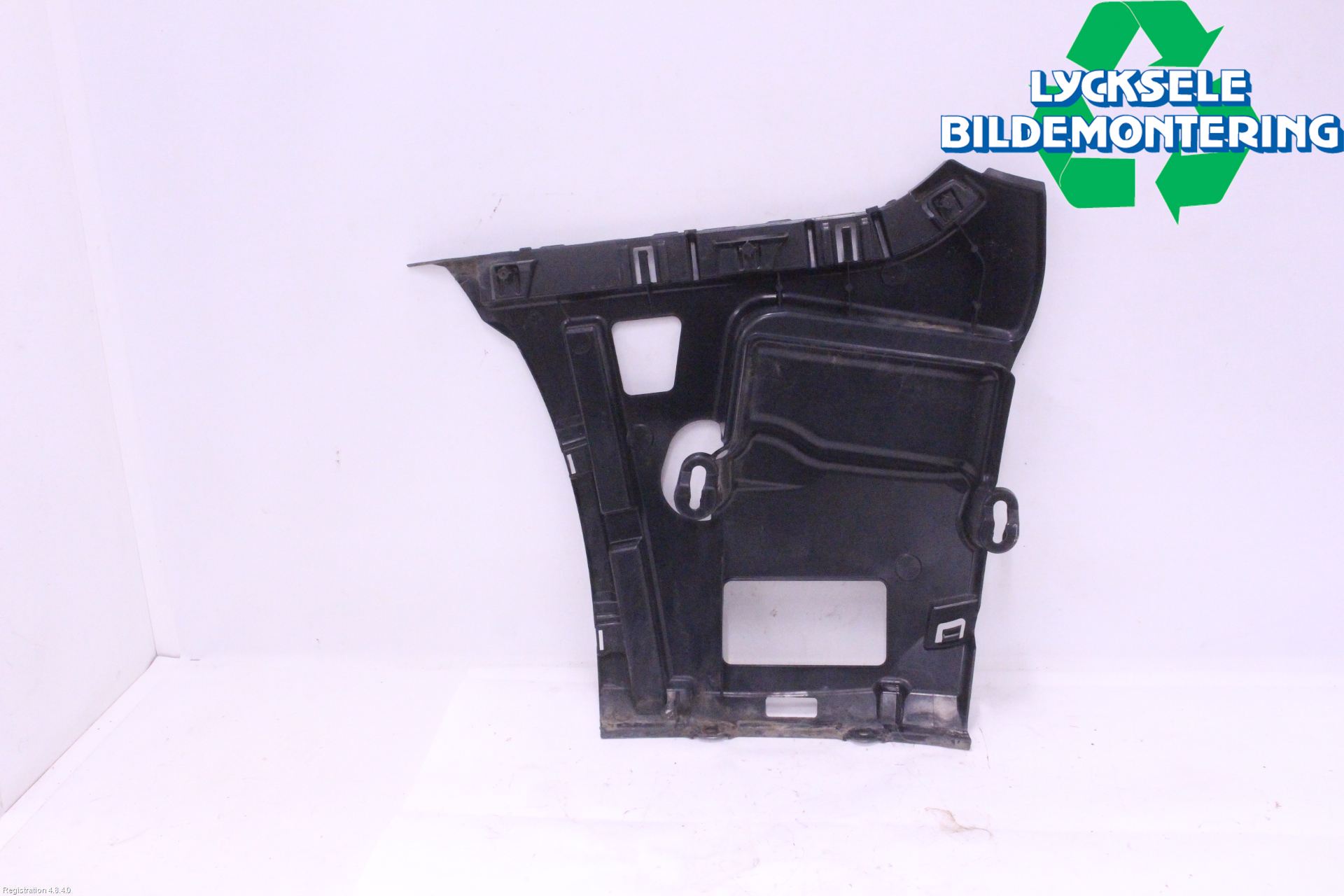 BMW 3 F30/F31/F80 12-19 Stötfångarfäste Bak Hö