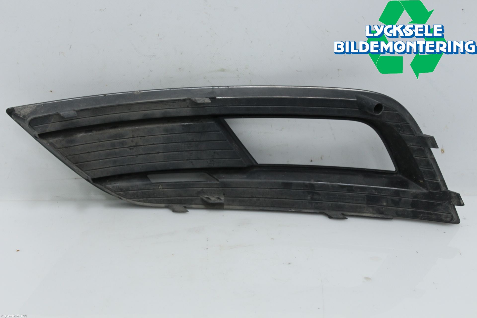 Audi A4 12-15 Dimljussarg Fram