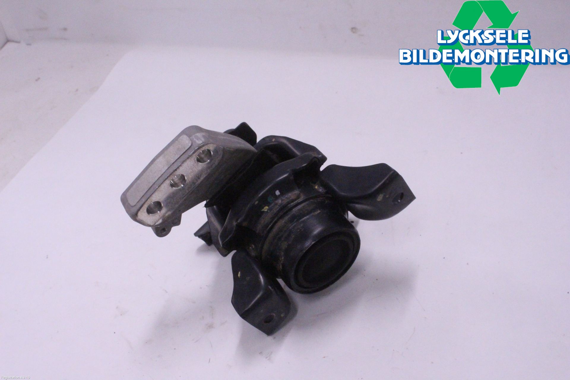 Suzuki SX4 S-CROSS 22- Motorfäste