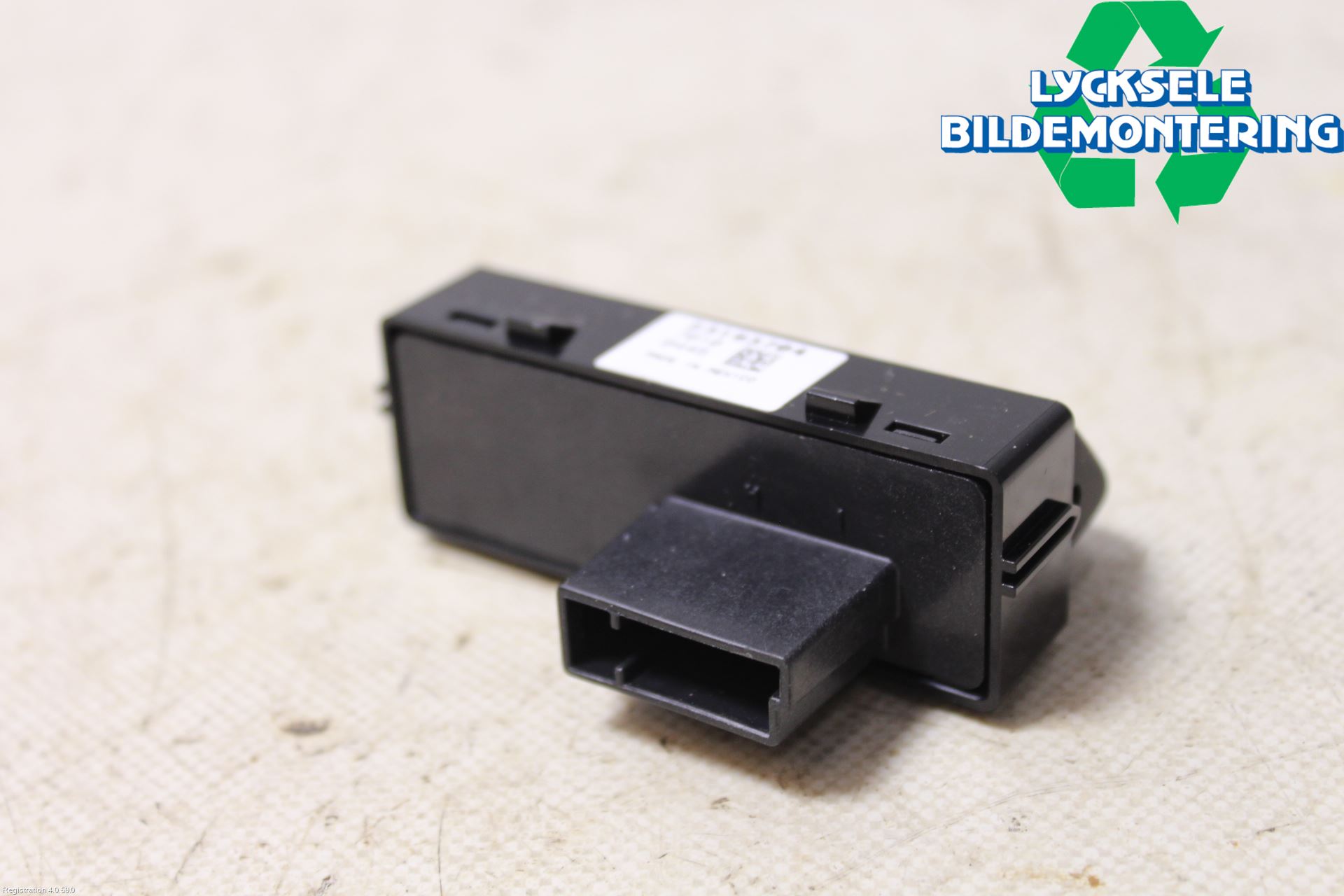 Opel INSIGNIA 17- Strömställare Multifunktion